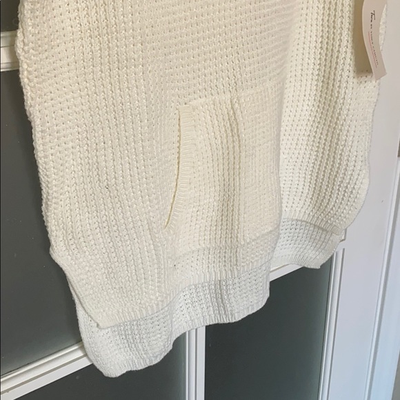 Vince Camuto NWT cream cowl neck sweater - Picture 3 of 7